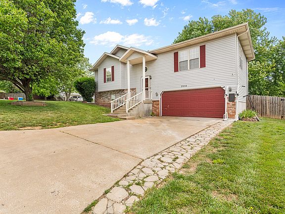 3rd image of 2604 S Lotus Street