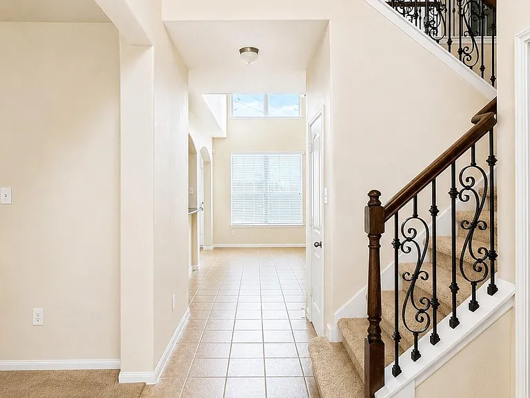24907 Diamond Ranch Dr — Photo 2