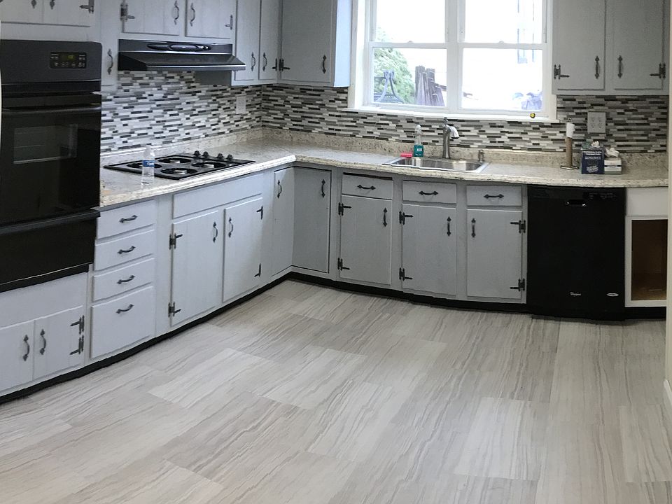 2nd image of 154 Salaignac St