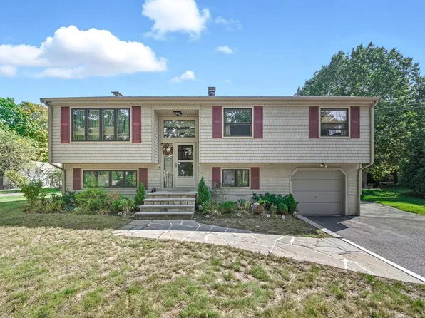 20 Church St, South Easton, MA 02375