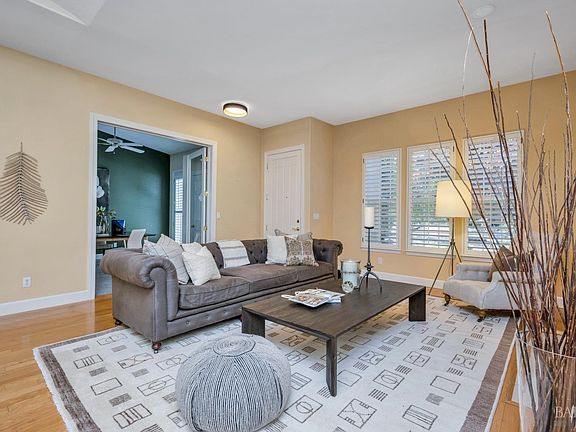 3rd image of 1186 Meadowcreek Circle