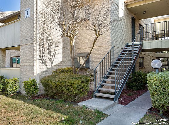 3rd image of 11843 Braesview APT 115