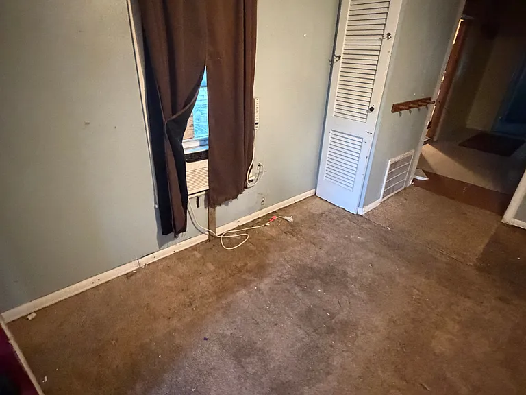 1404 Cody St — Photo 5