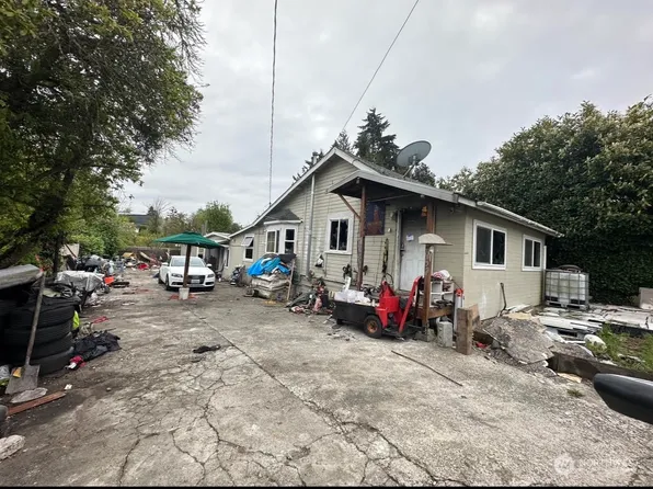 6712 42nd Avenue S, Seattle, WA 98118