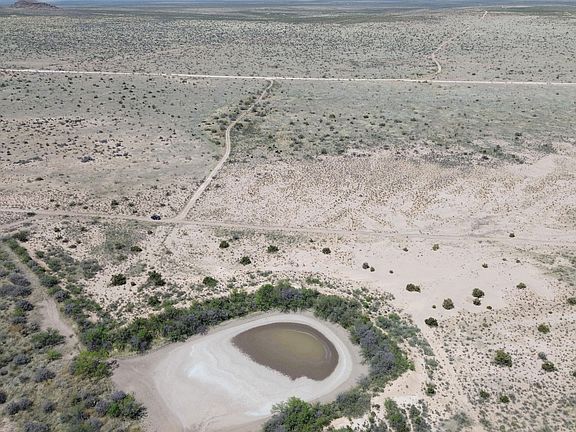 3rd image of 15 Breeder Pass Rd
