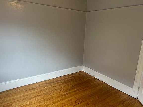 2nd image of 842 37th St