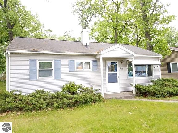 2nd image of 957 Avenue B