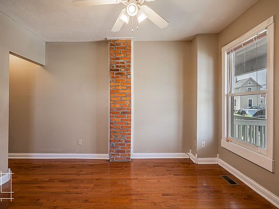 3rd image of 193-195 E Greenwood Ave