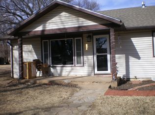 604 E 9th St, Harper, KS 67058