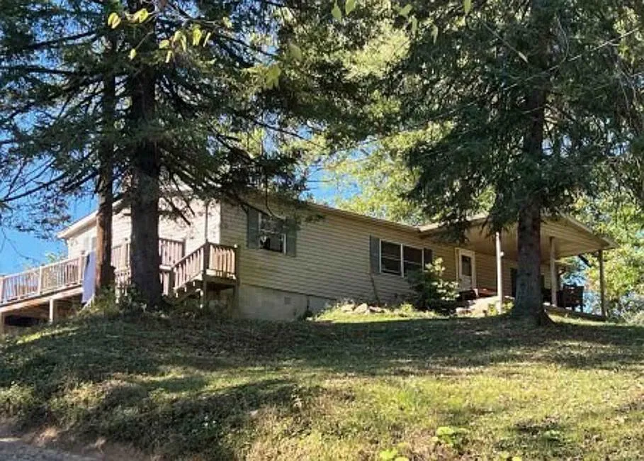 96 Linden Rd photo 1