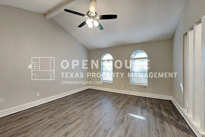 4819 Butterfield Rd — Photo 3