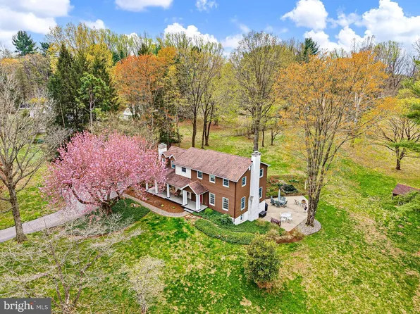 5 Old Orchard Ln, Chadds Ford, PA 19317