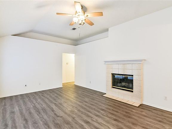 4th image of 7014 Stetter Dr