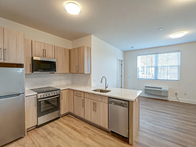 11 1st Ave — Photo 11