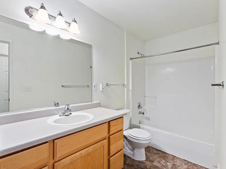 Rock Springs Apartments — Photo 11