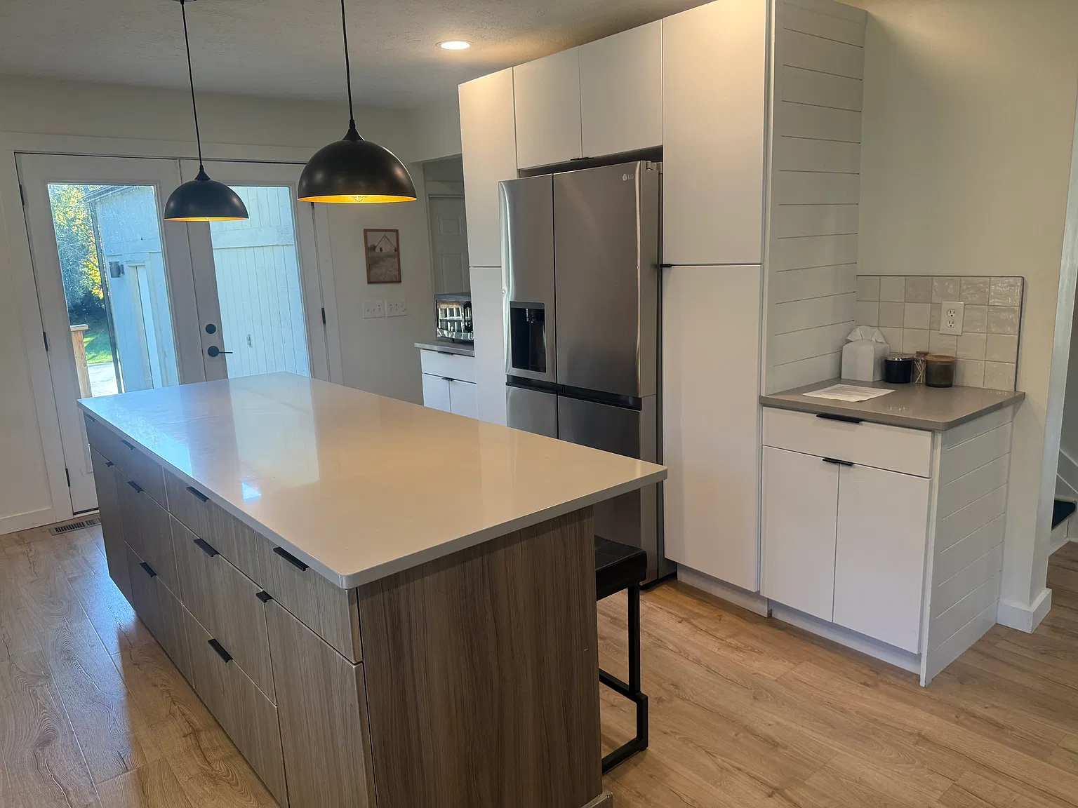 3 bed, 2.5 bath, 2200 sqft, $4,500 — Photo 2