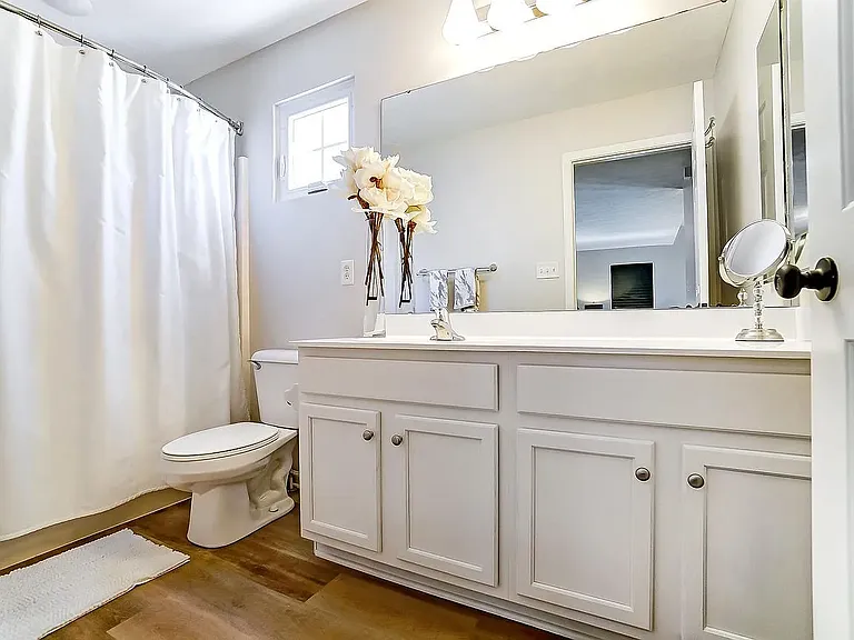 9766 Cobblewood Ct — Photo 16