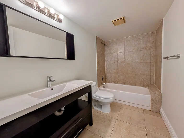 3119 Oakland Shores Dr #C110 — Photo 12