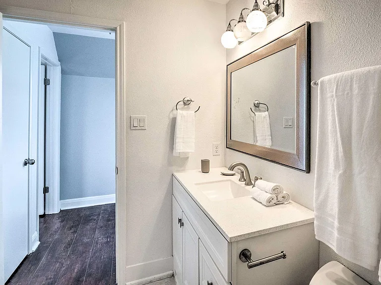 15805 Richards Dr — Photo 23