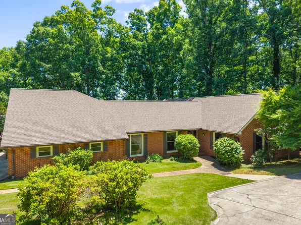 511 Rhodes Dr, Elberton, GA 30635