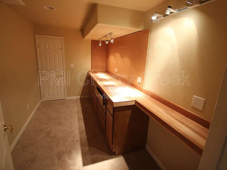 7489 Bur Oak Pl — Photo 17