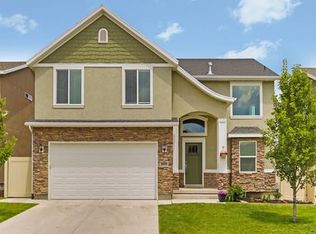 3898 W Coastal Dune Dr, South Jordan, UT 84009