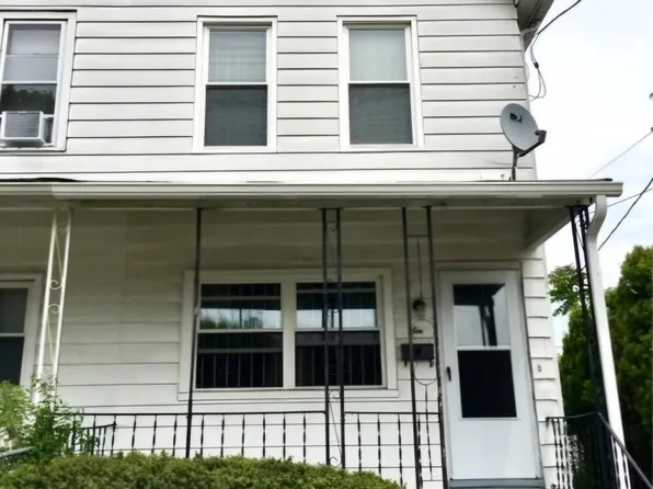 6 Church St, Camden, NJ 08105