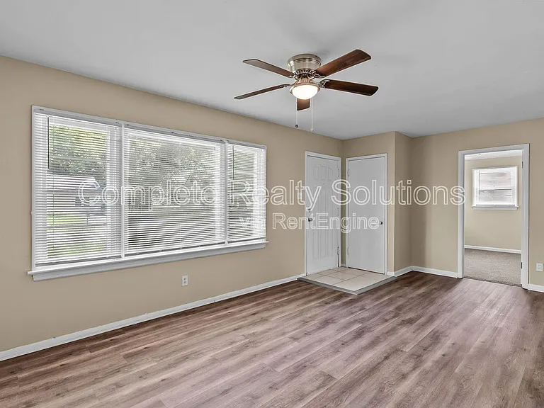 1132 Redman Blvd — Photo 6