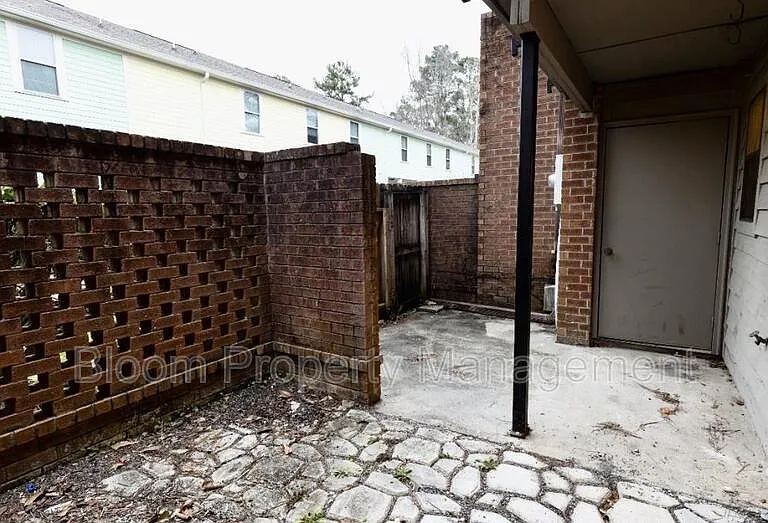 579 Travelers Blvd — Photo 19