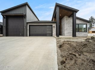 952 E Steeple Chase Rd, Hayden, ID 83835