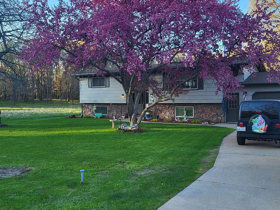1st image of 392-394 Woodbridge Way