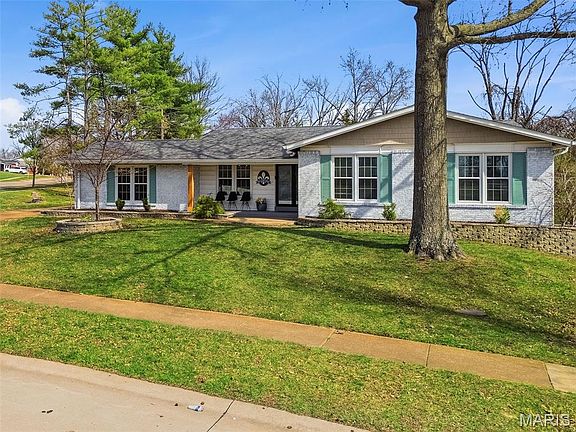 3rd image of 1204 Cedar Creek Rd