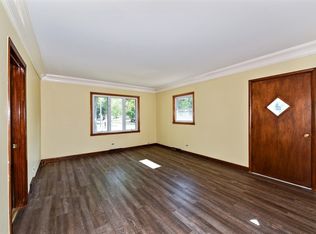 201 N Nolton Ave, Willow Springs, IL 60480