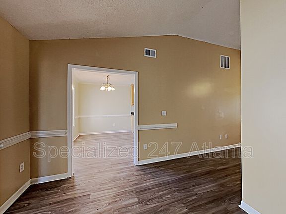 5th image of 10319 Commons Xing
