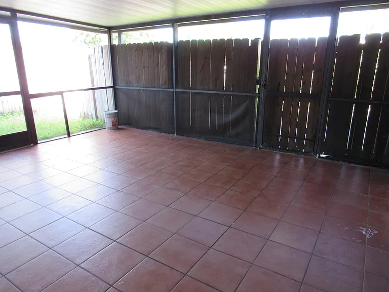 1065 Manor Dr — Photo 18