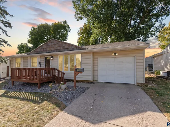 1509 S Annway Dr, Sioux Falls, SD 57103