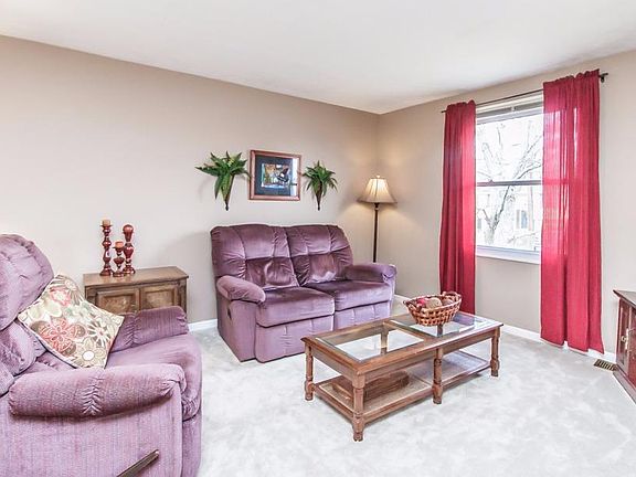 3rd image of 836 Laverty Ln