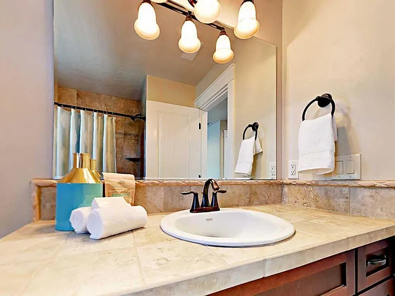 946 E Winding Creek Dr — Photo 19