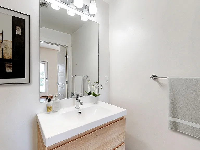 201Lofts — Photo 11
