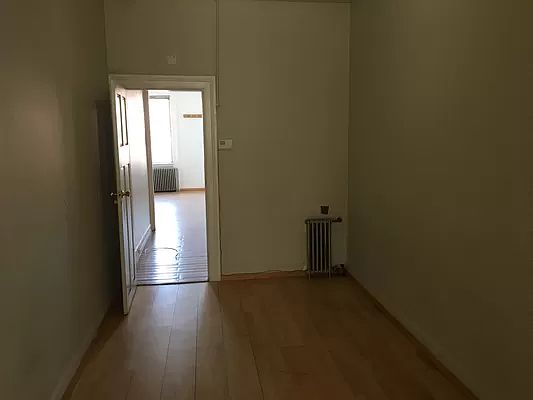 3rd image of 209 Kingsland Ave APT 3L