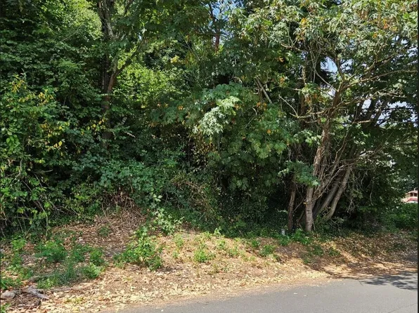 8439 6th Avenue SW, Seattle, WA 98106