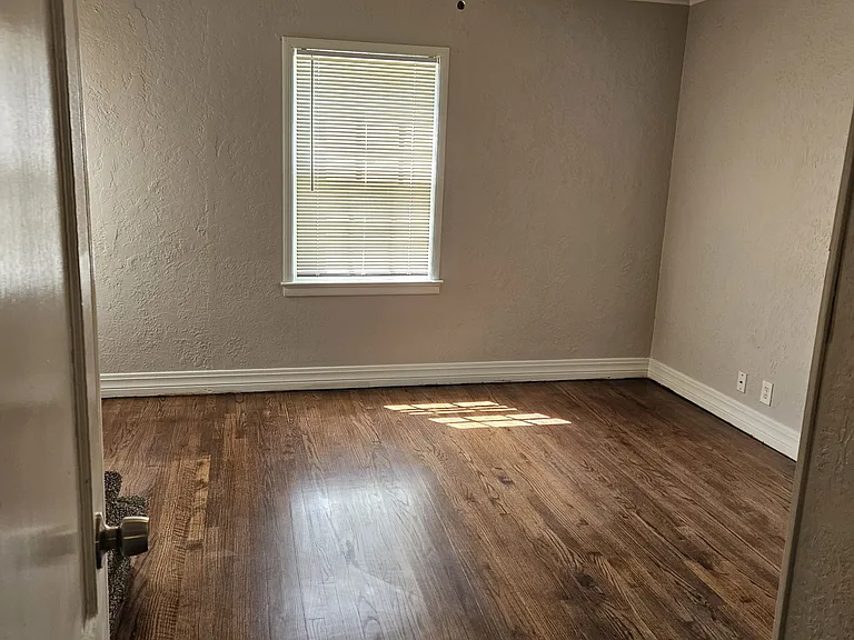 1408 N Winston Ave — Photo 5