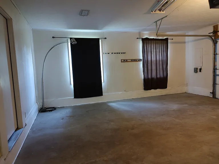 2613 Killarney Way — Photo 30