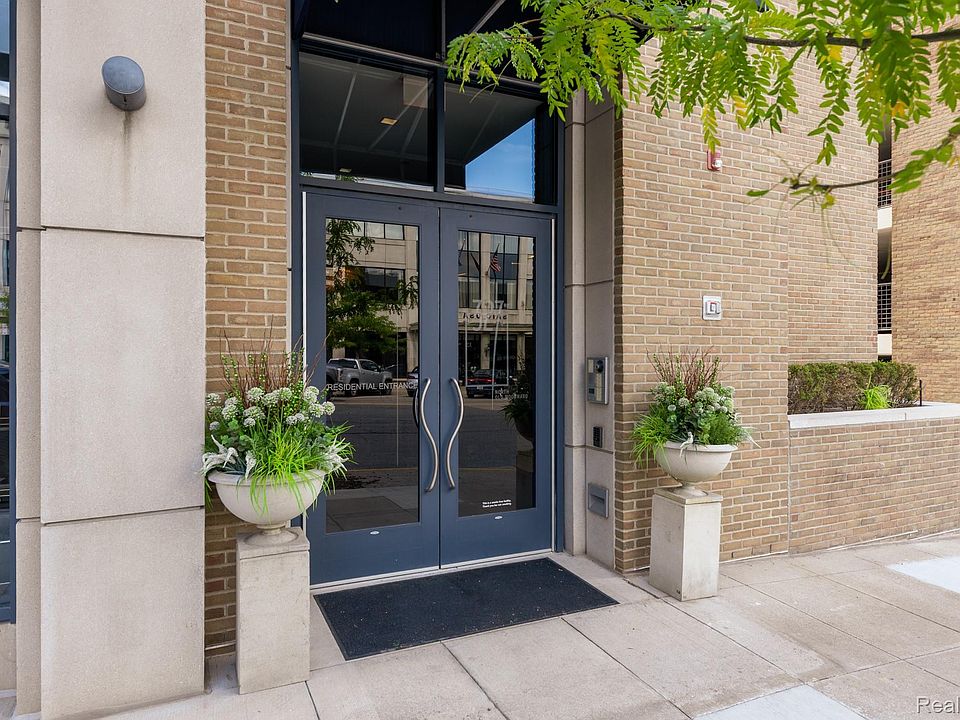 1st image of 327 N Old Woodward Ave Unit 421