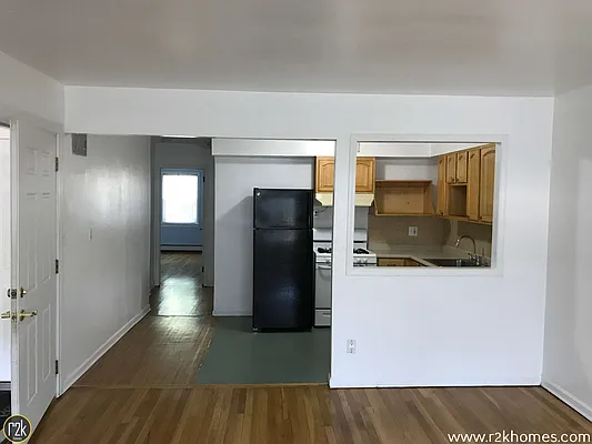 Rented by Realty 2000 Corp | media 1