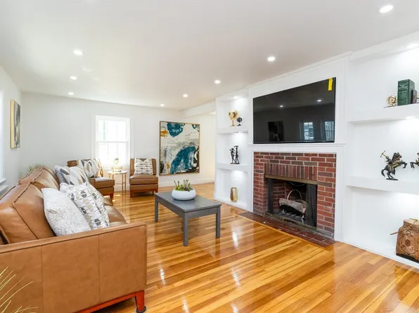 27 Ellison Ave, Mattapan, MA 02126