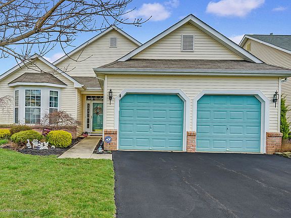 2nd image of 113 Enclave Blvd