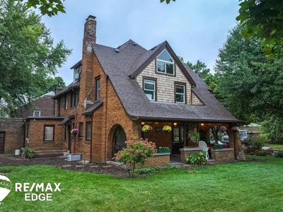 1402 E Court St, Flint, MI, 48503