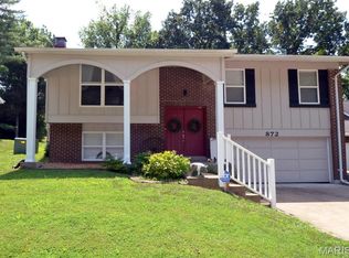 872 Village Brook Ct, Ballwin, MO