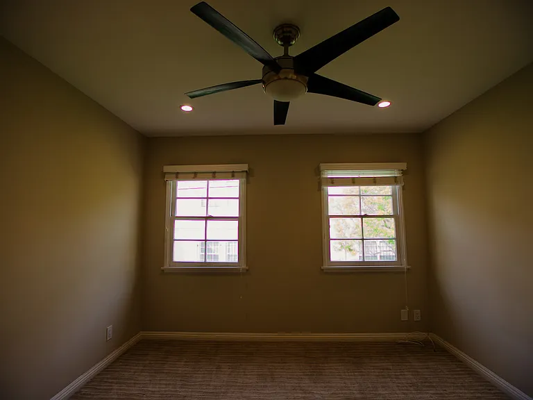 435 N Van Ness Ave #1/4 — Photo 8